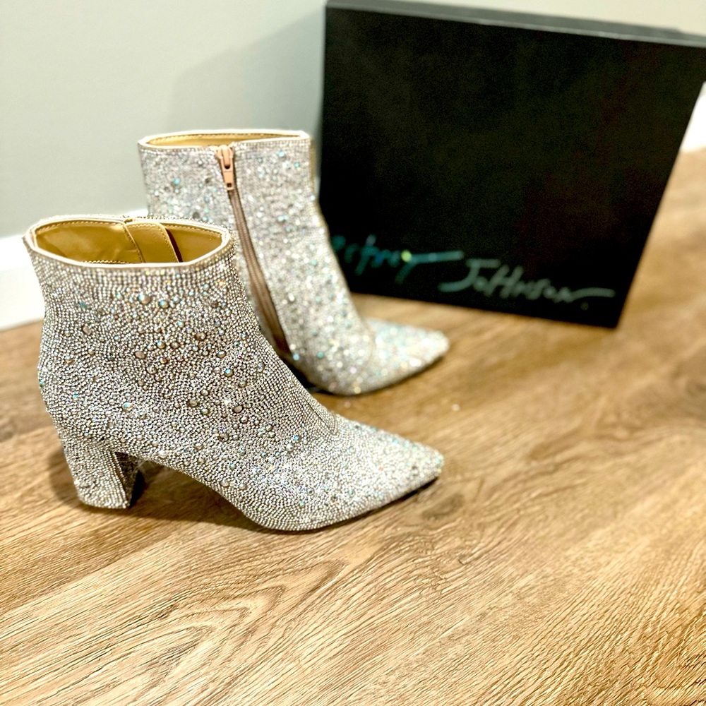 BETSEY JOHNSON CADY RHINESTONE BOOT SIZE 9. WORN ONCE STILL IN BOX $85 OBO